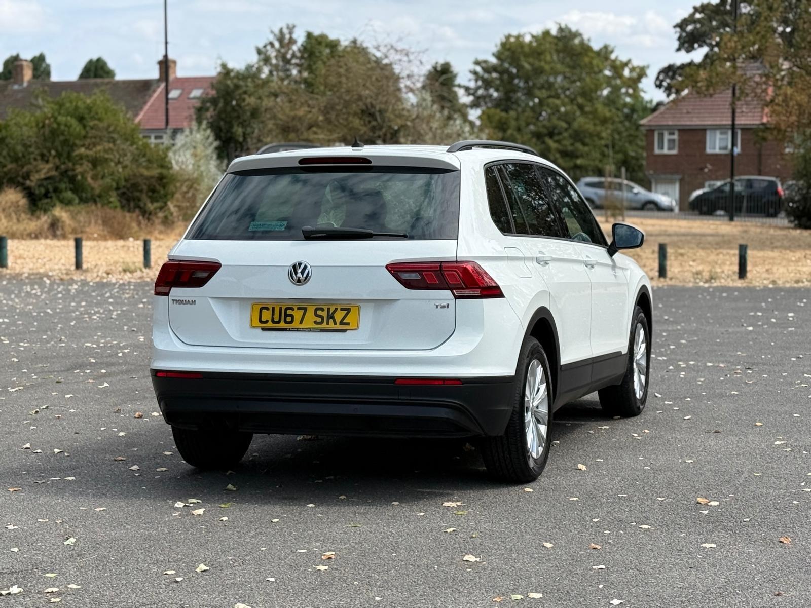 Volkswagen Tiguan view 16