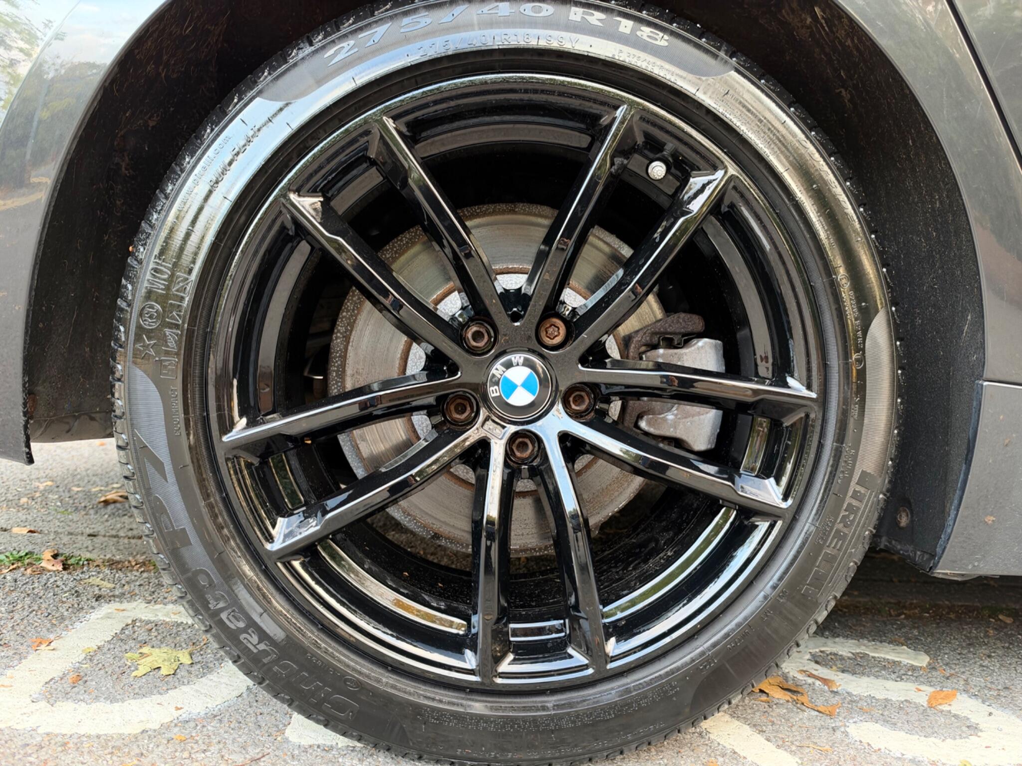 BMW 5 Series view 25