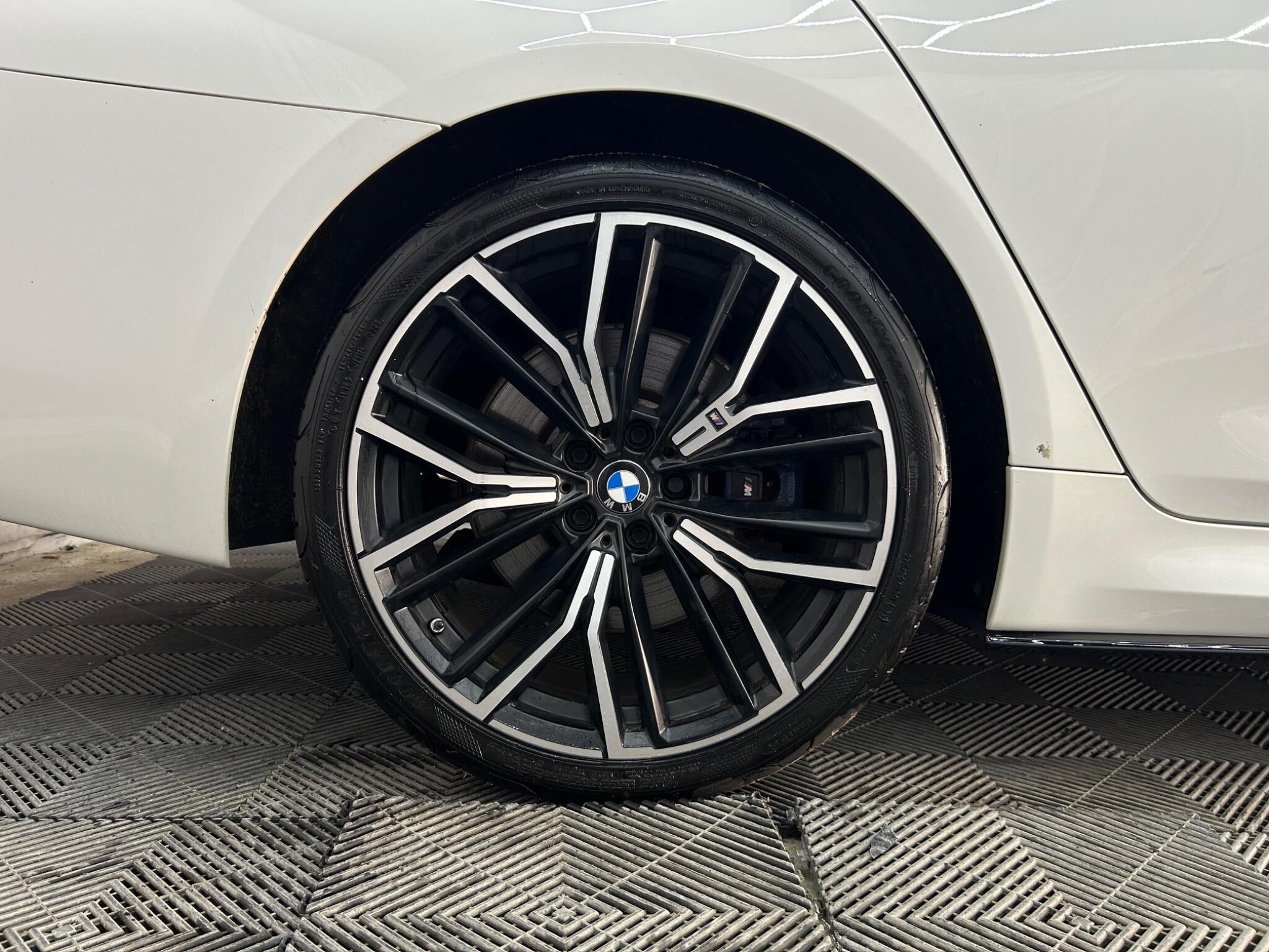 BMW 5 Series view 34