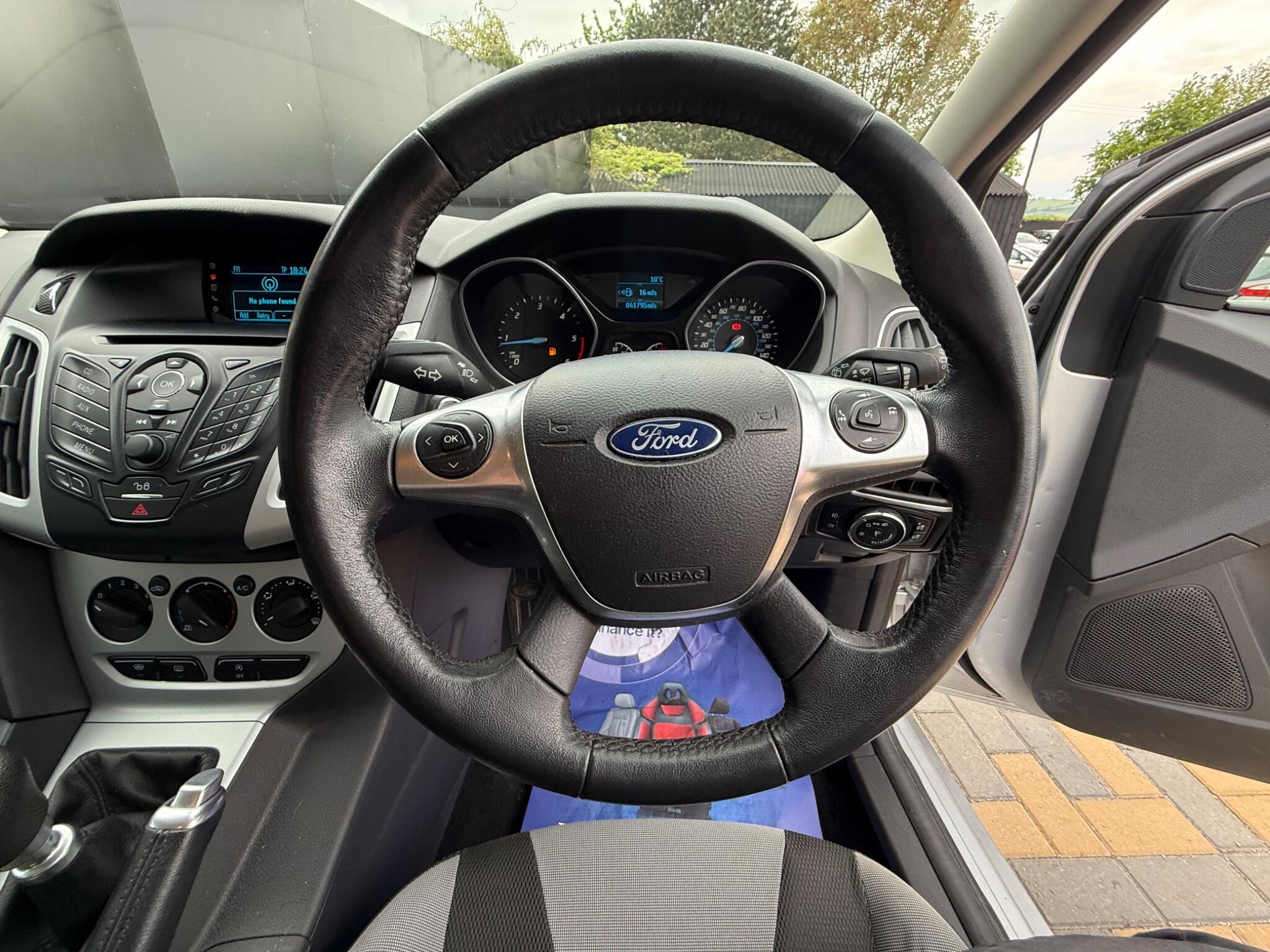 Ford Focus view 28