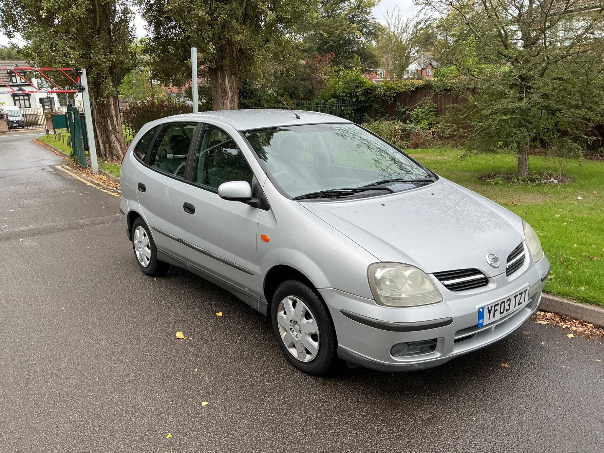 Nissan Almera Tino