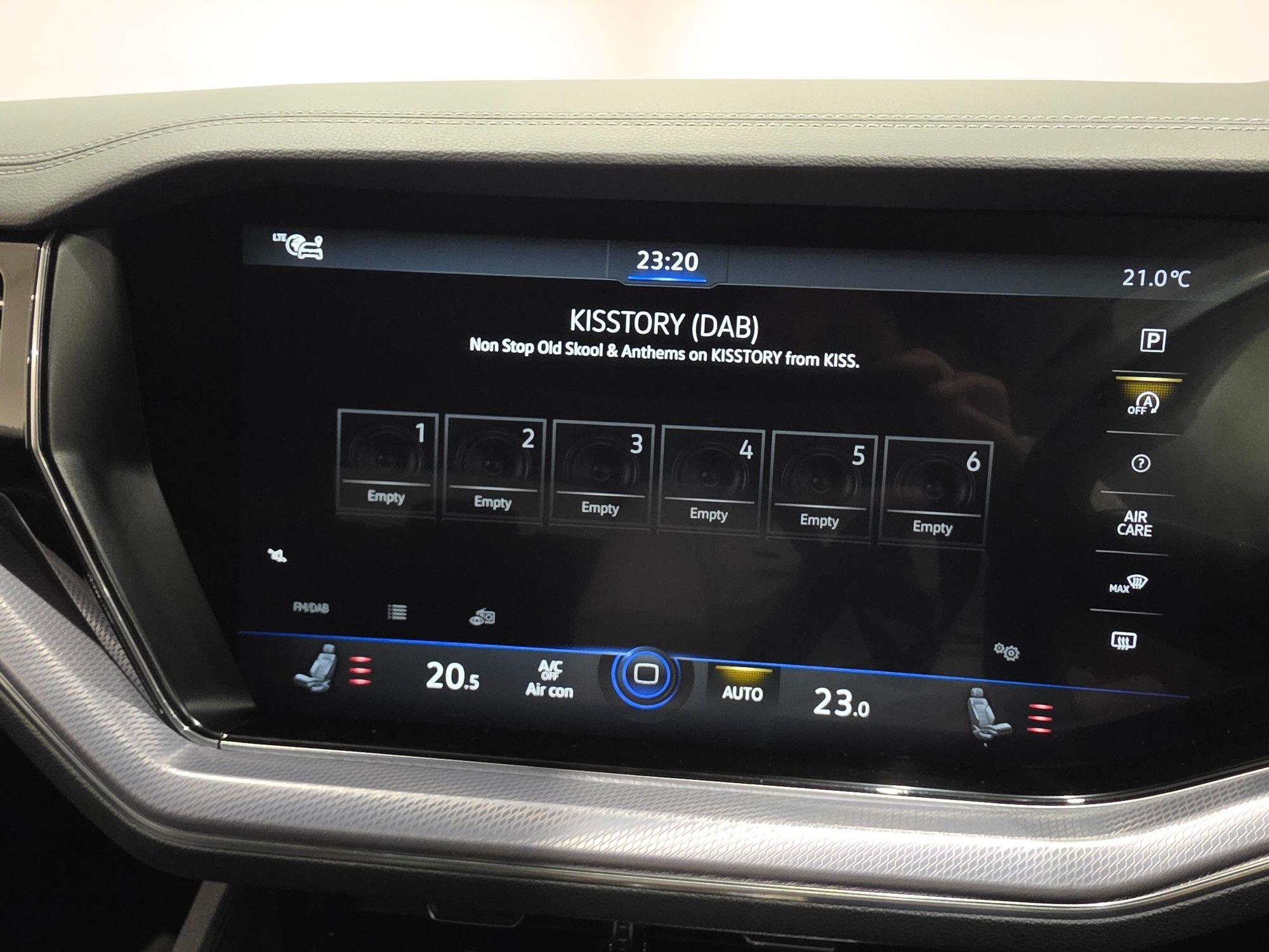 Volkswagen Touareg view 102