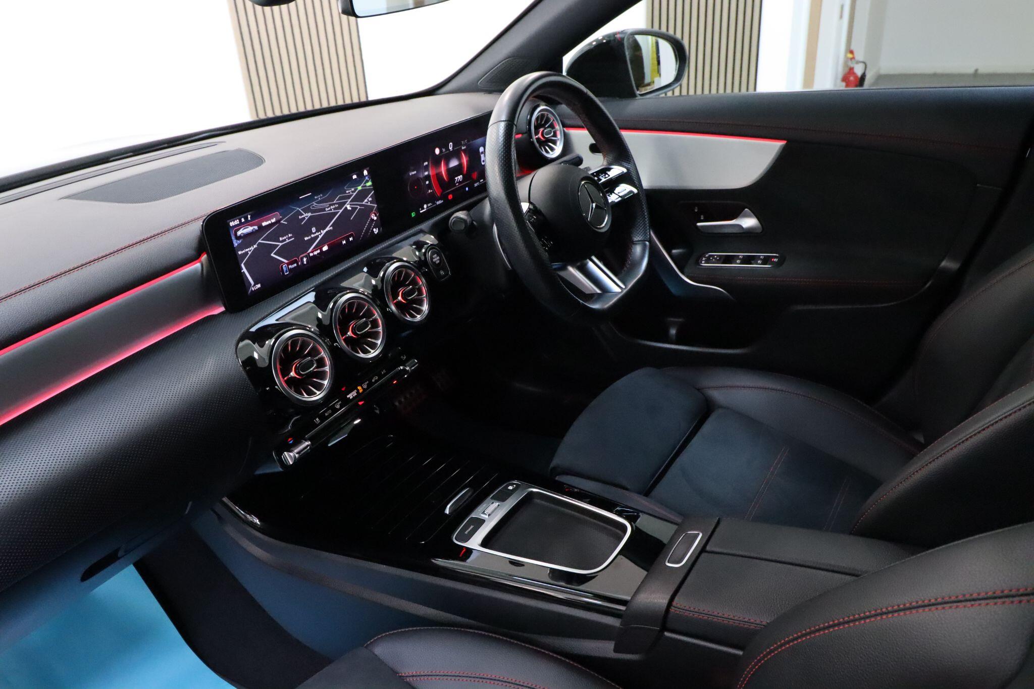 Mercedes-Benz Cla view 11