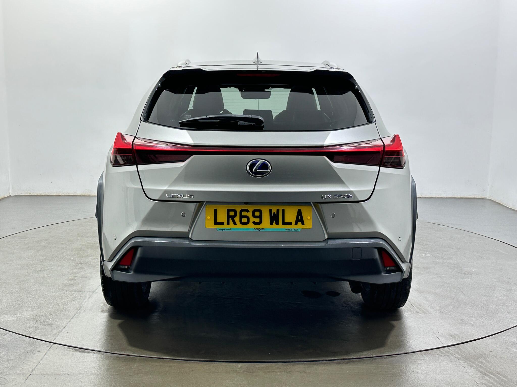 Lexus UX view 7