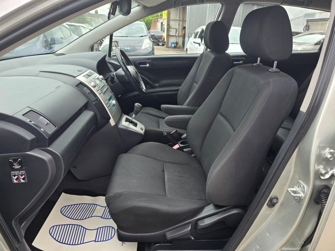 Toyota Corolla Verso view 18