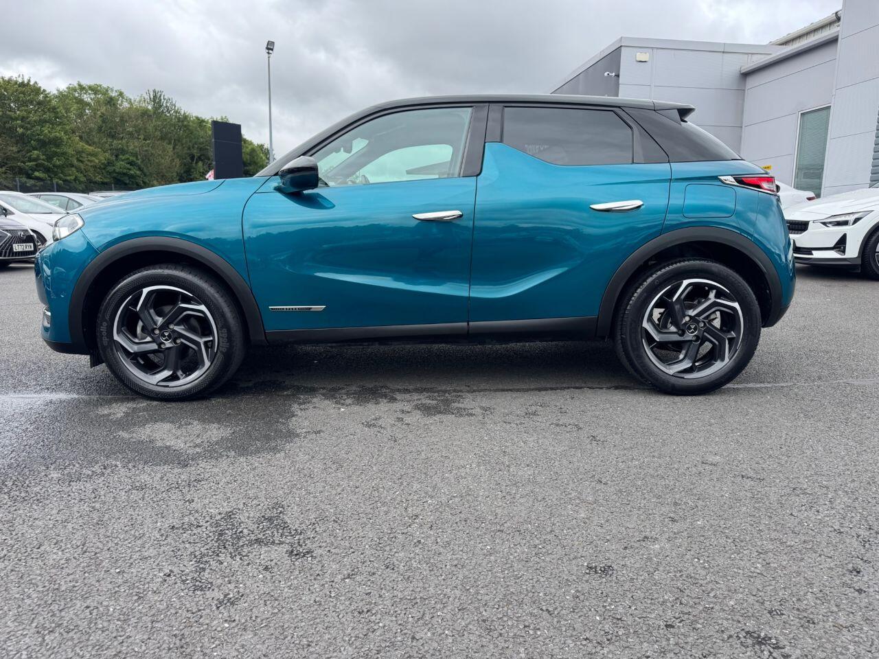 DS Automobiles DS 3 Crossback view 3