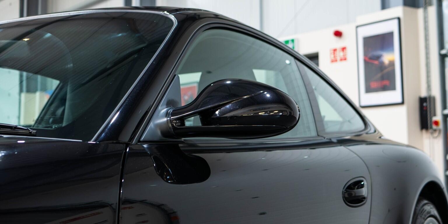 Porsche 911 view 36