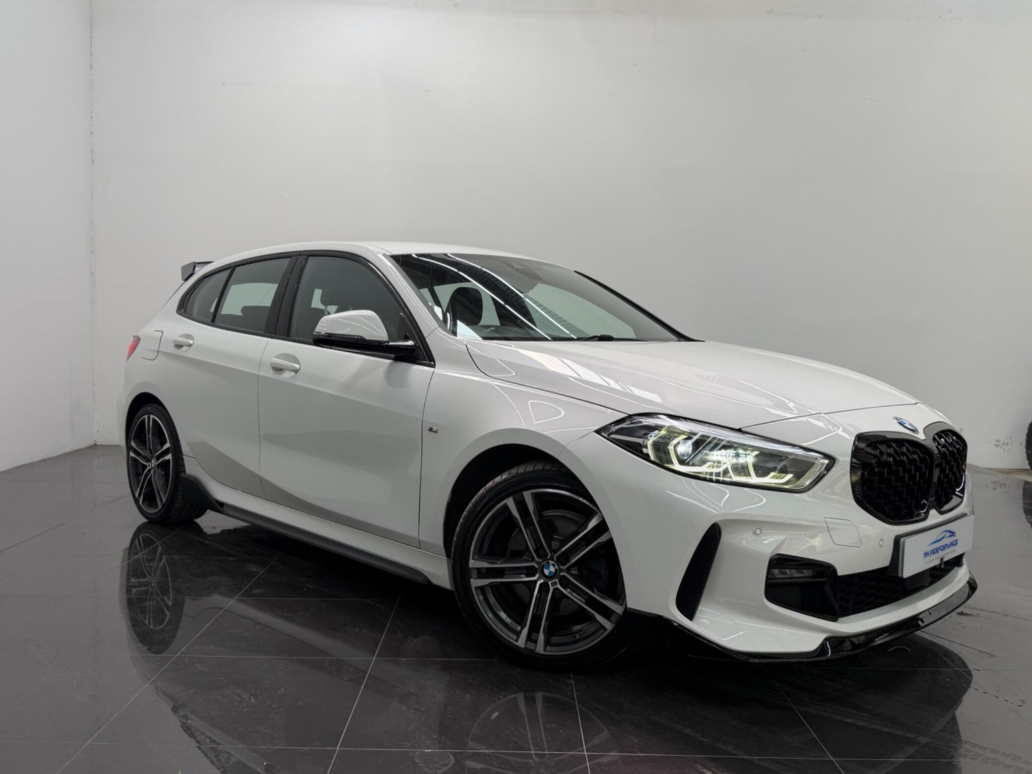 BMW 1 Series view 3