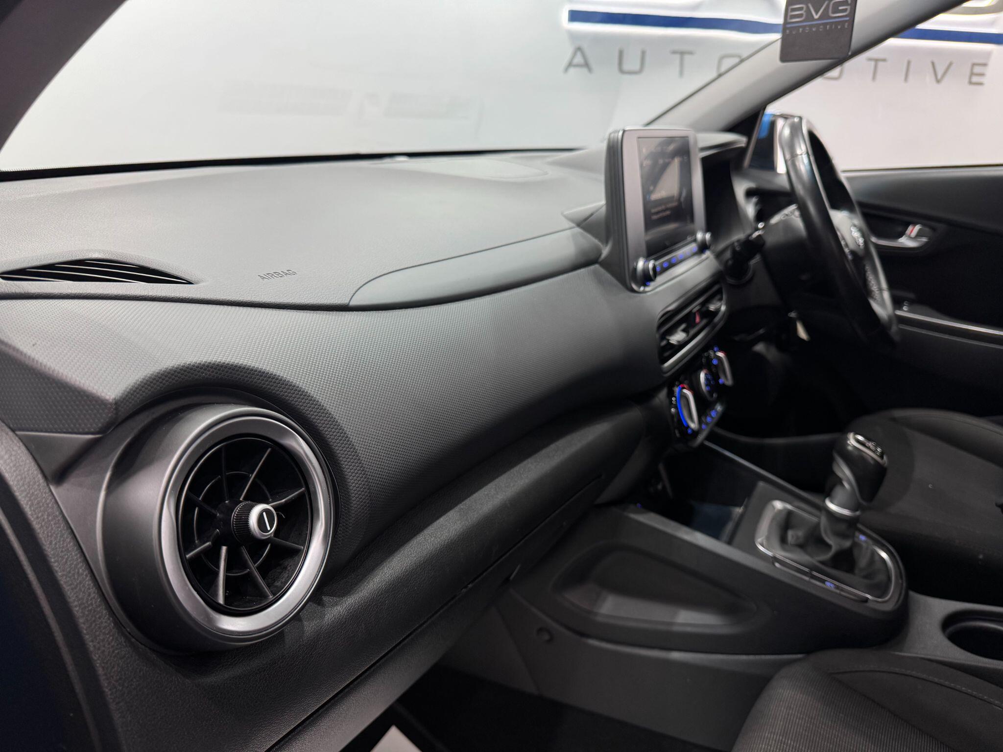 Hyundai Kona view 50