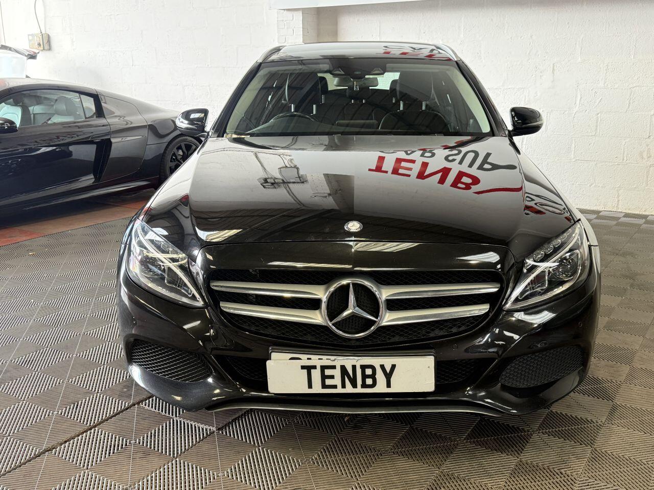 Mercedes-Benz C-Class view 4