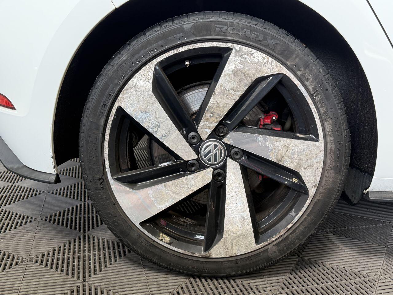 Volkswagen Golf view 19