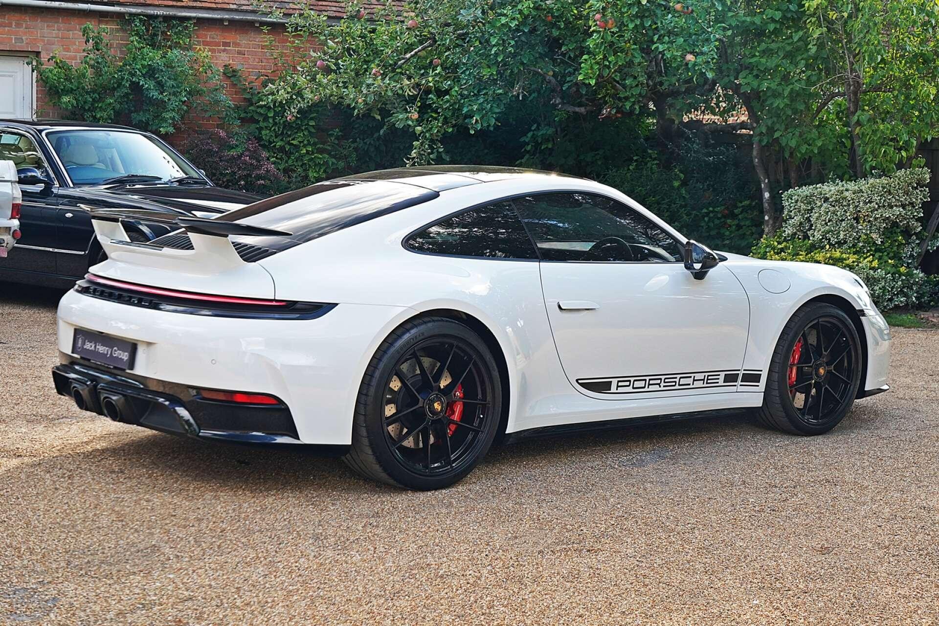 Porsche 911 view 9