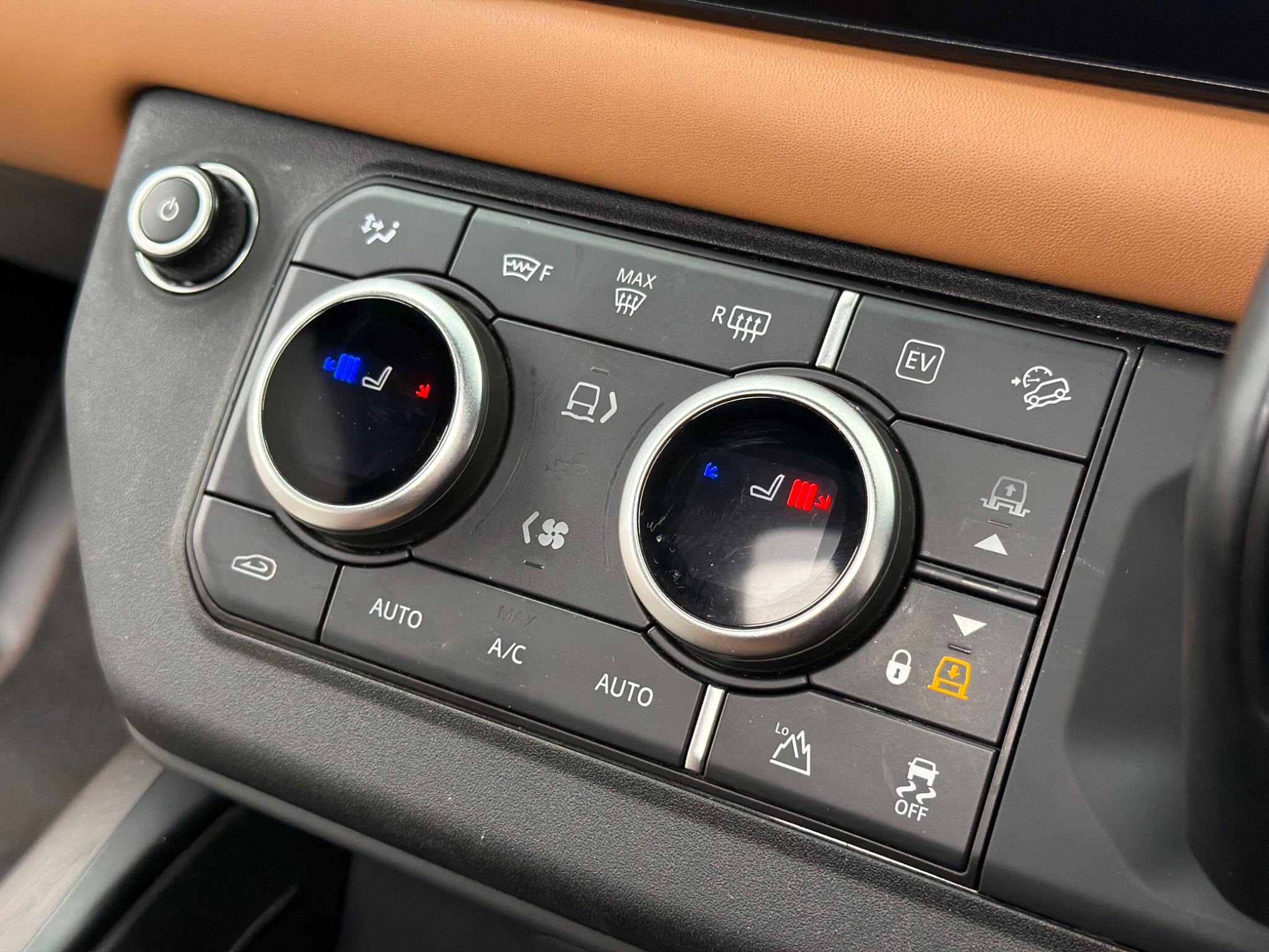 Land Rover Defender view 32