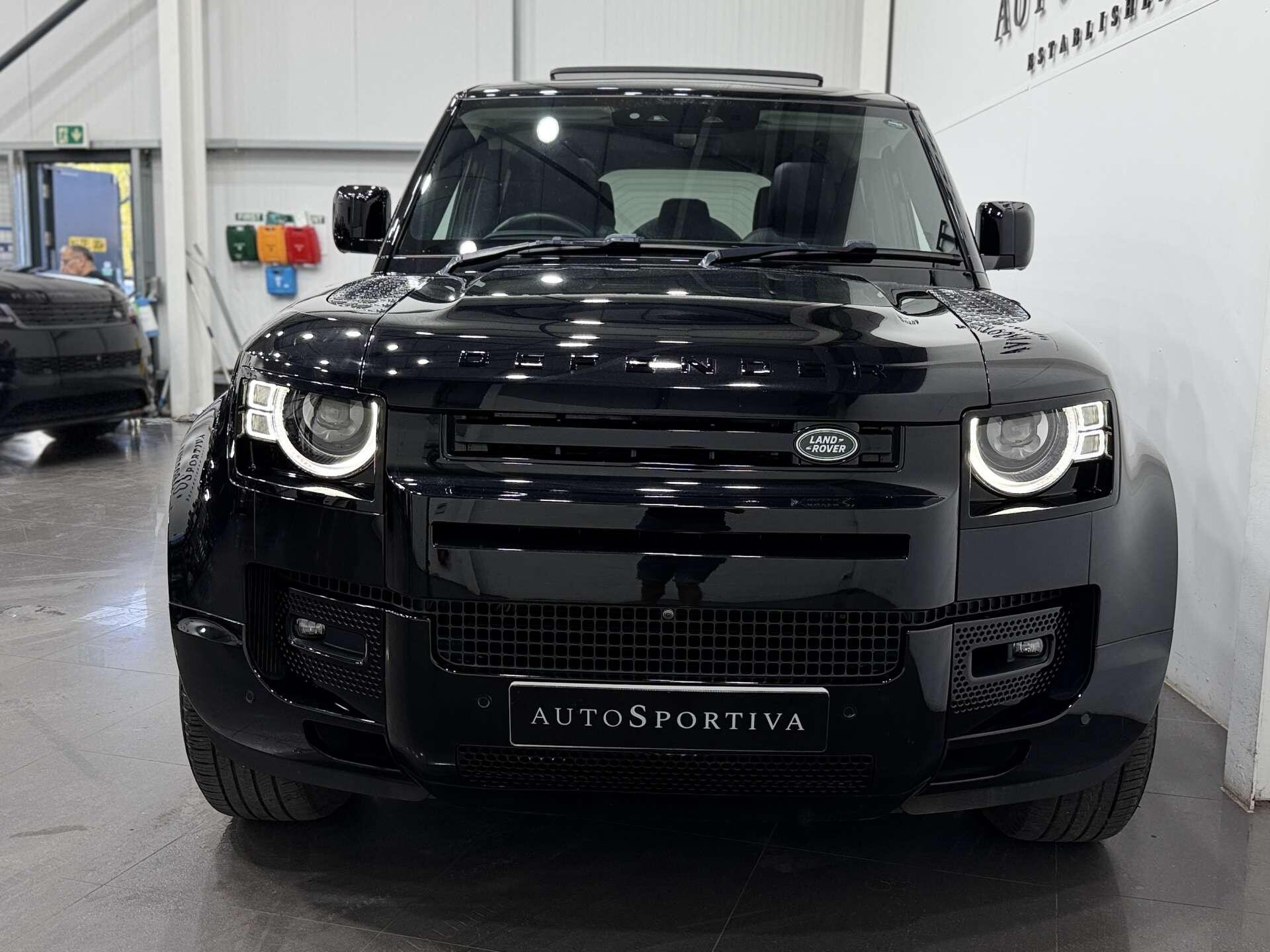 Land Rover Defender view 6