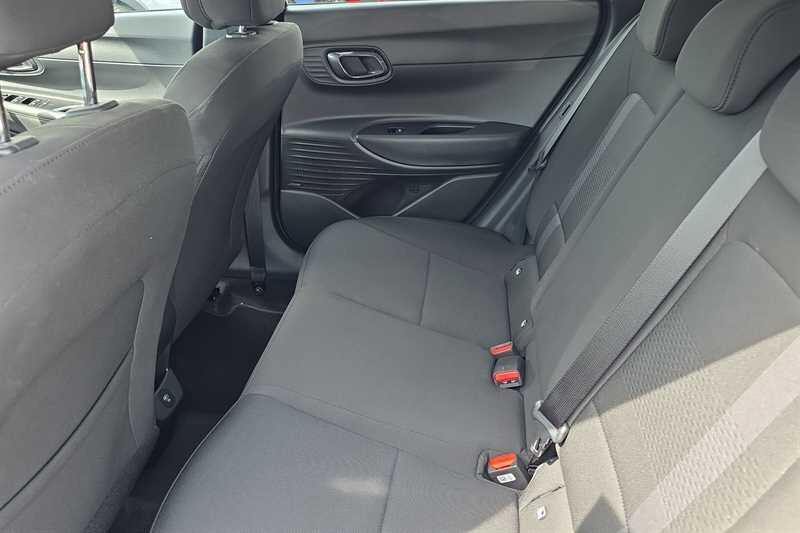 Hyundai i20 view 25