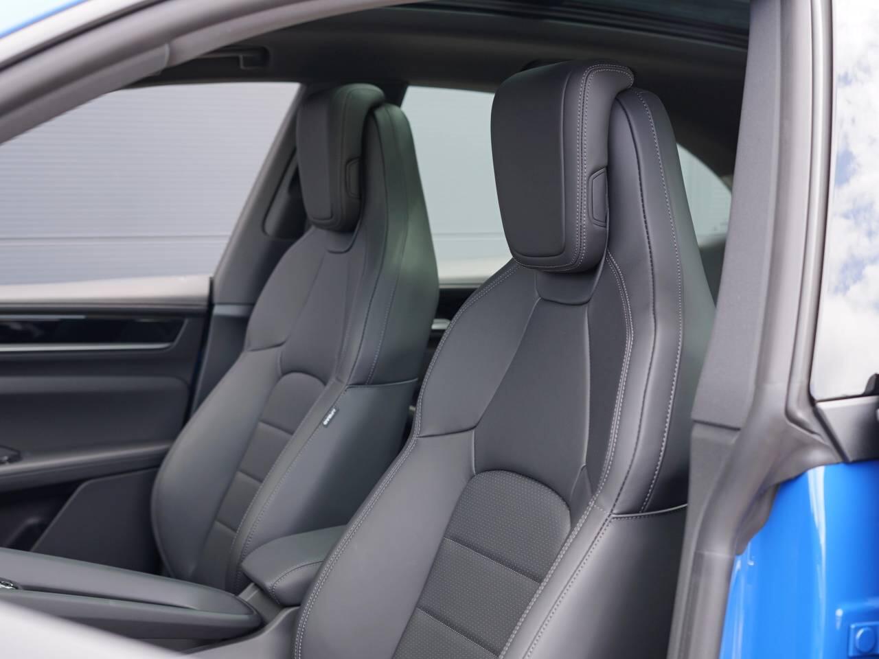 Porsche Macan view 11