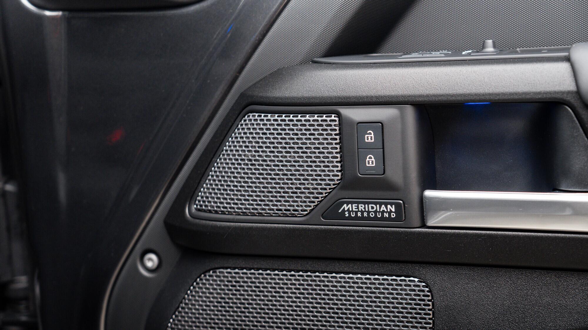 Land Rover Defender view 44