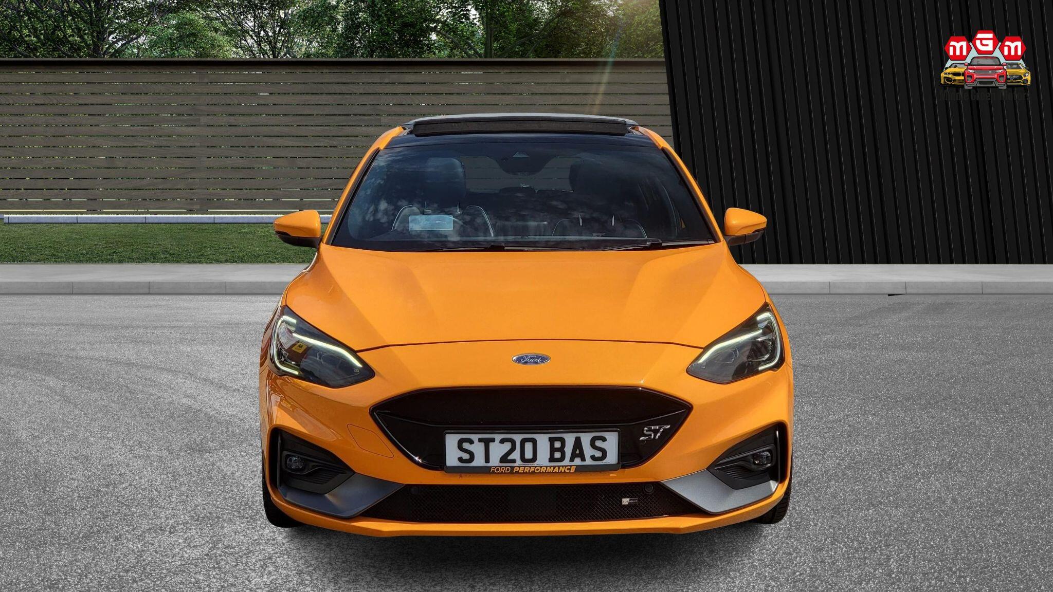 Ford Focus view 3