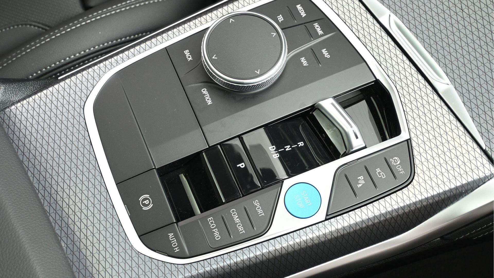 BMW i4 view 10