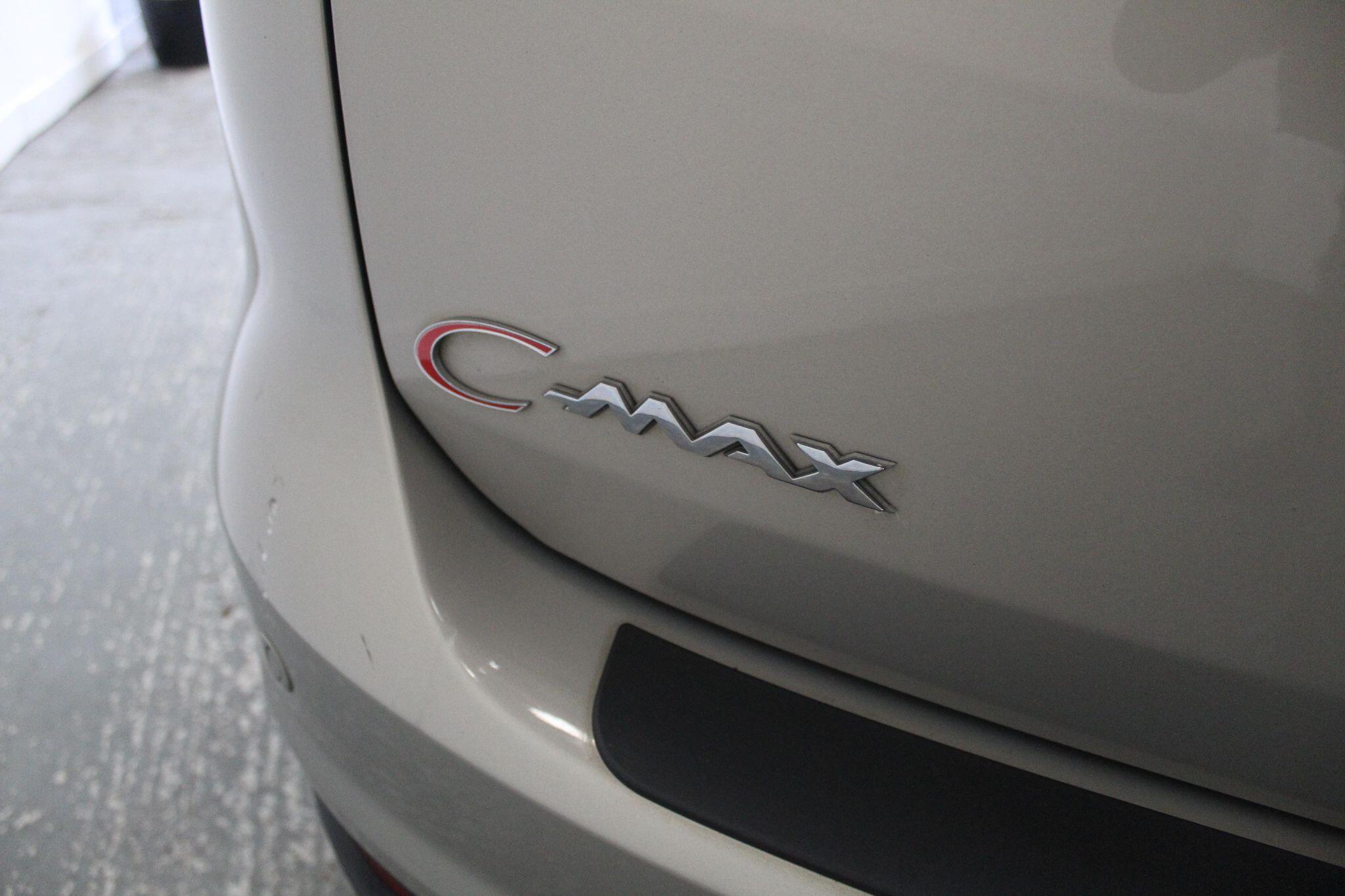 Ford C-Max view 18