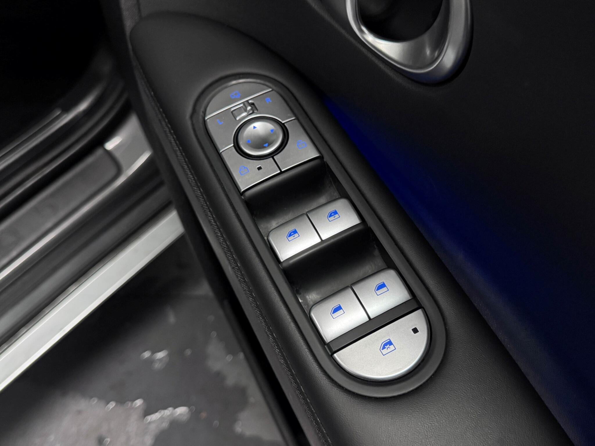 Hyundai Ioniq 5 view 16