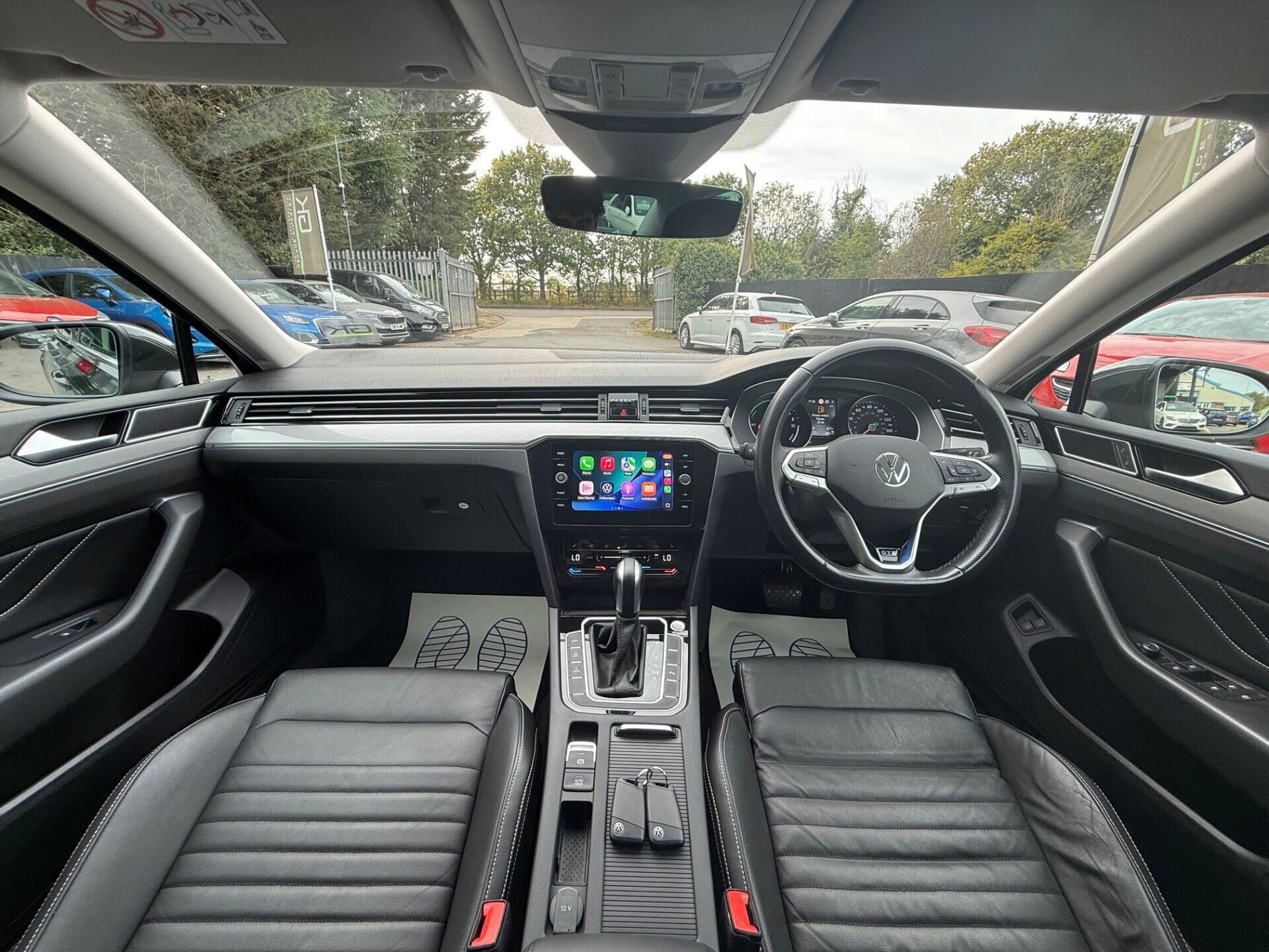 Volkswagen Passat view 13