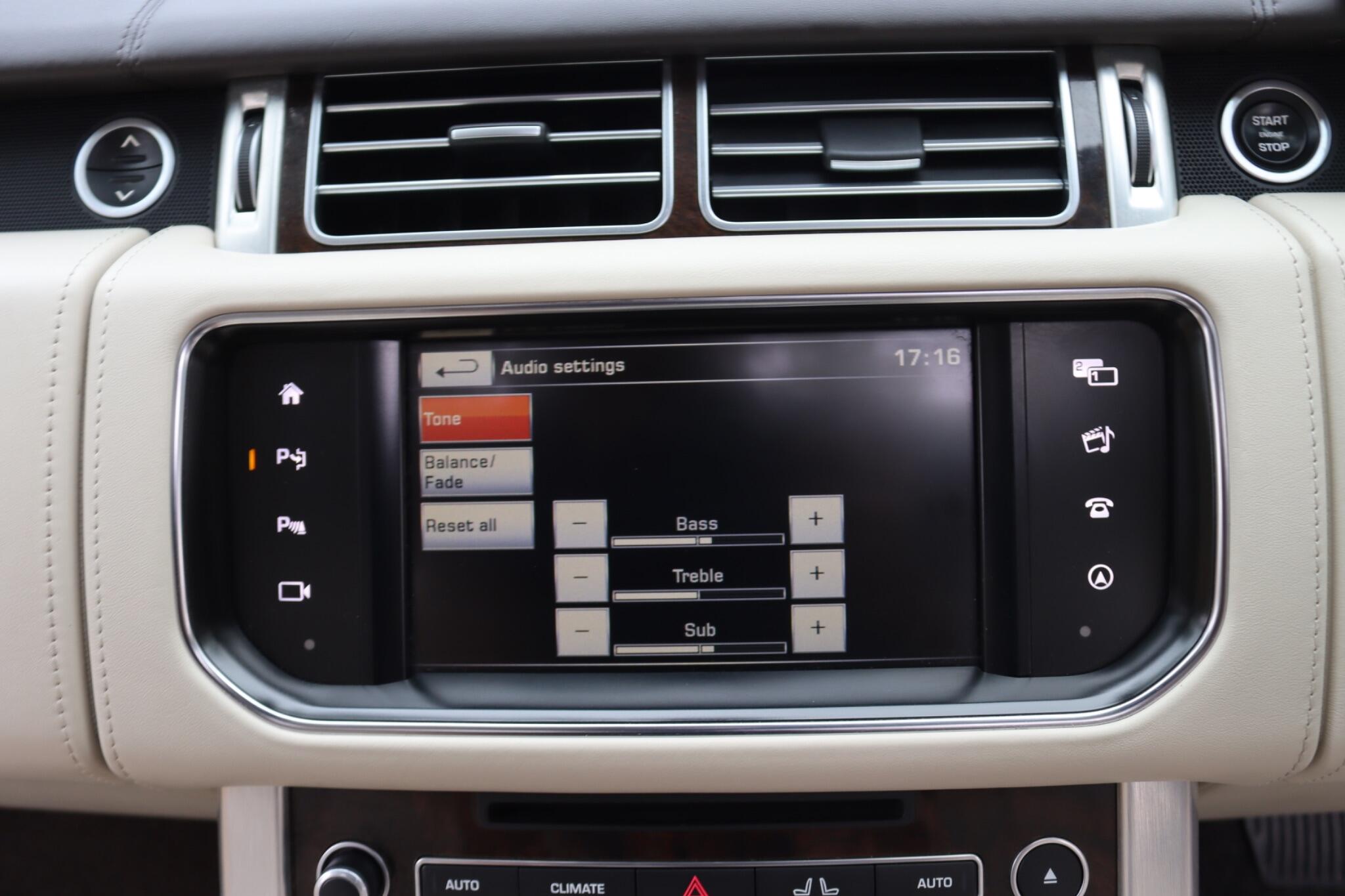 Land Rover Range Rover view 67