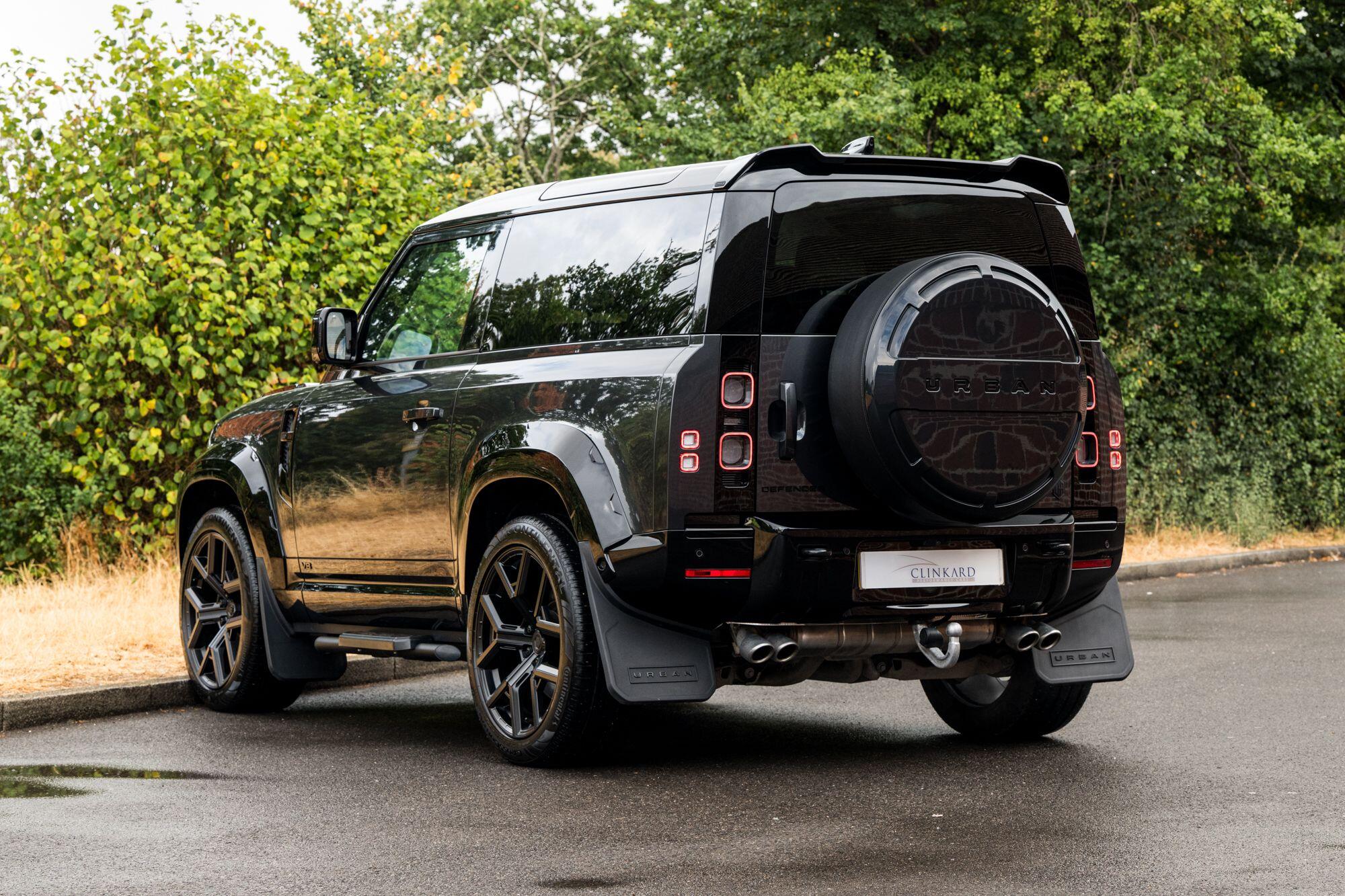 Land Rover Defender 90 view 6