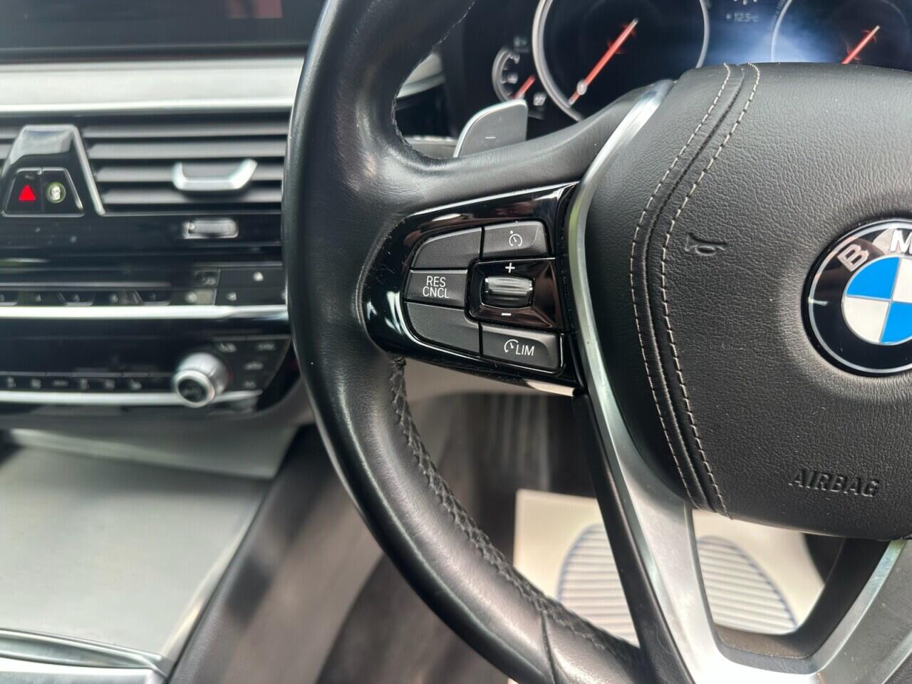 BMW 5 Series view 23