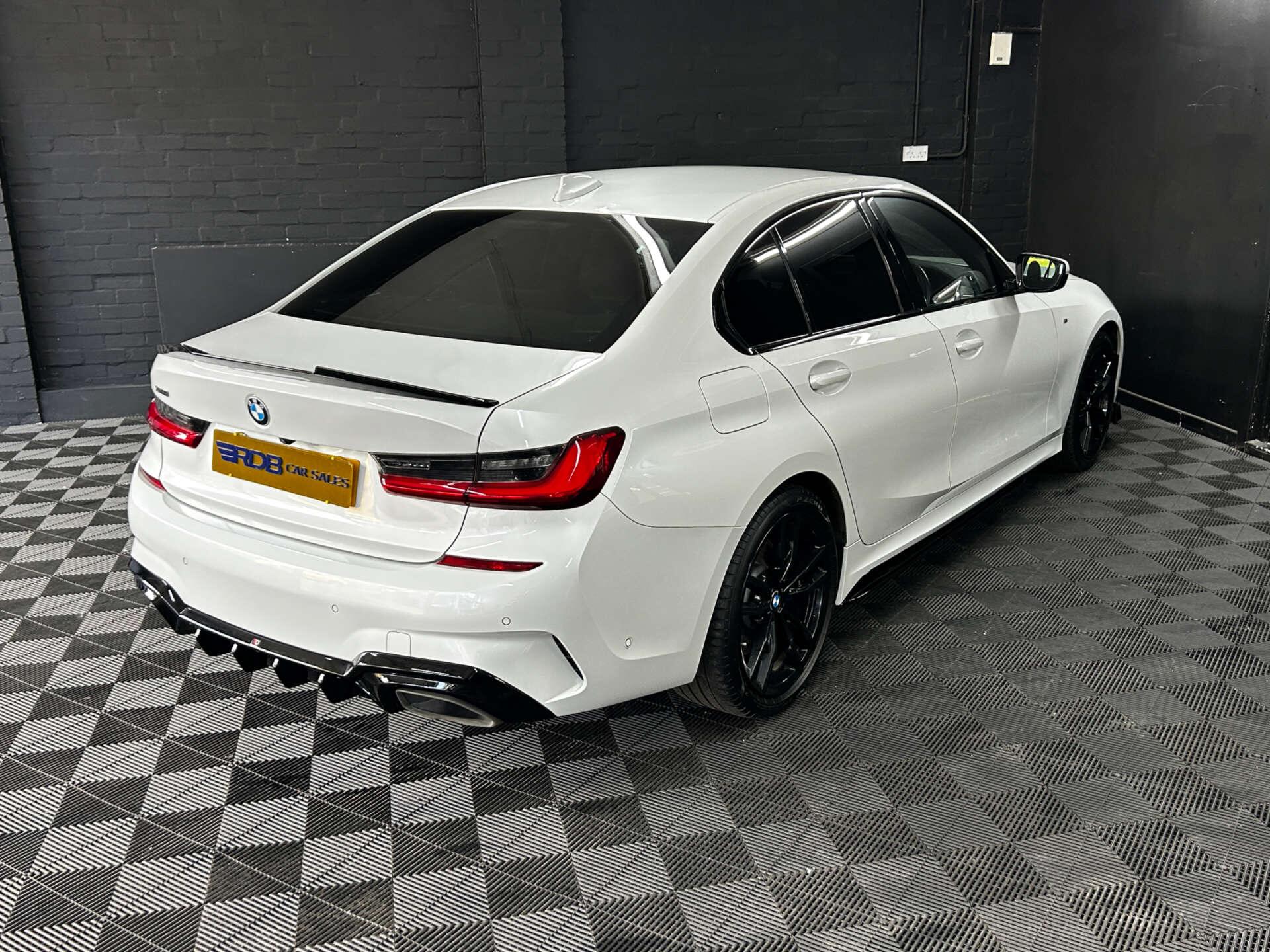 BMW 3 Series view 22