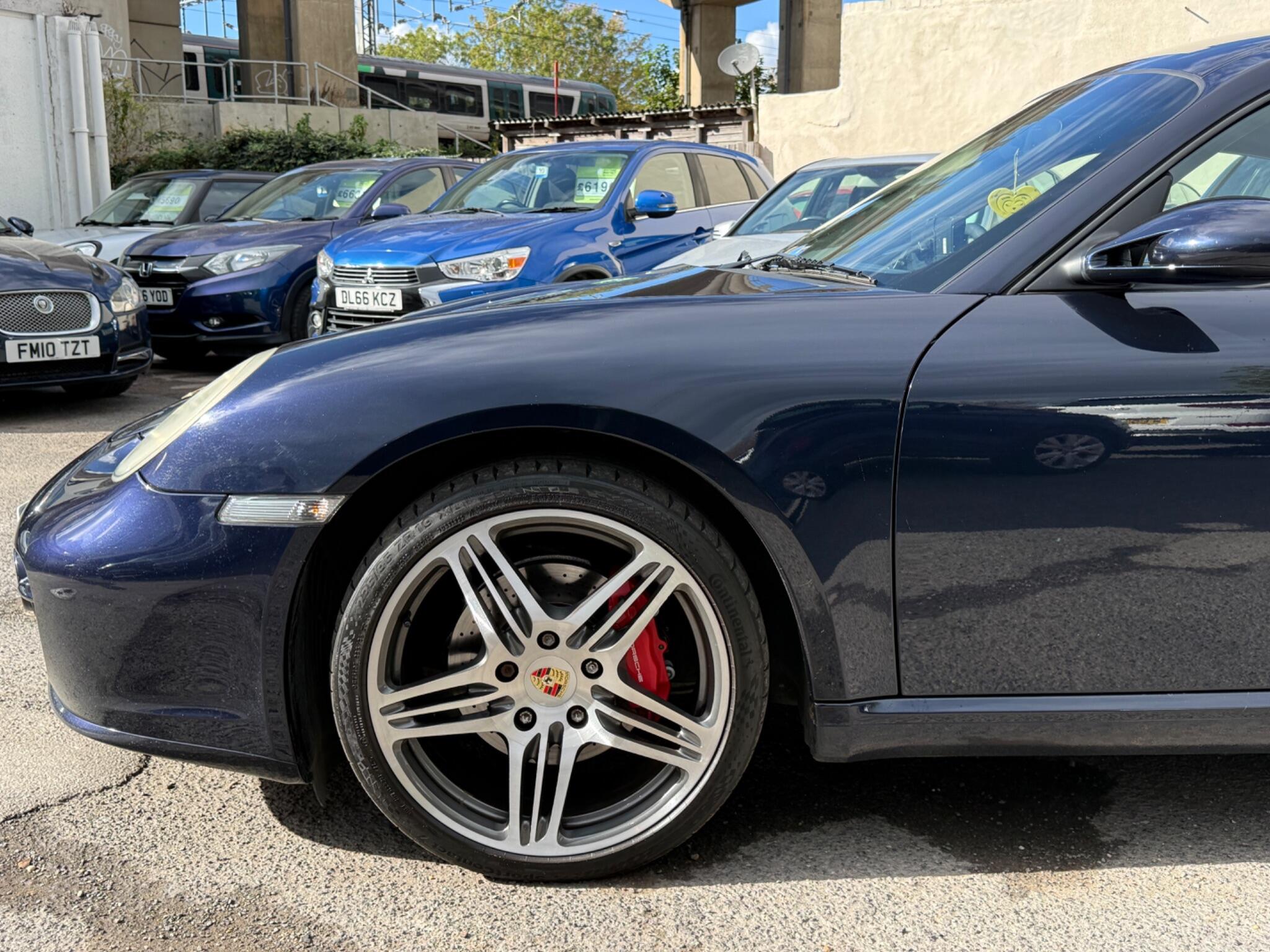 Porsche Cayman - Image 17