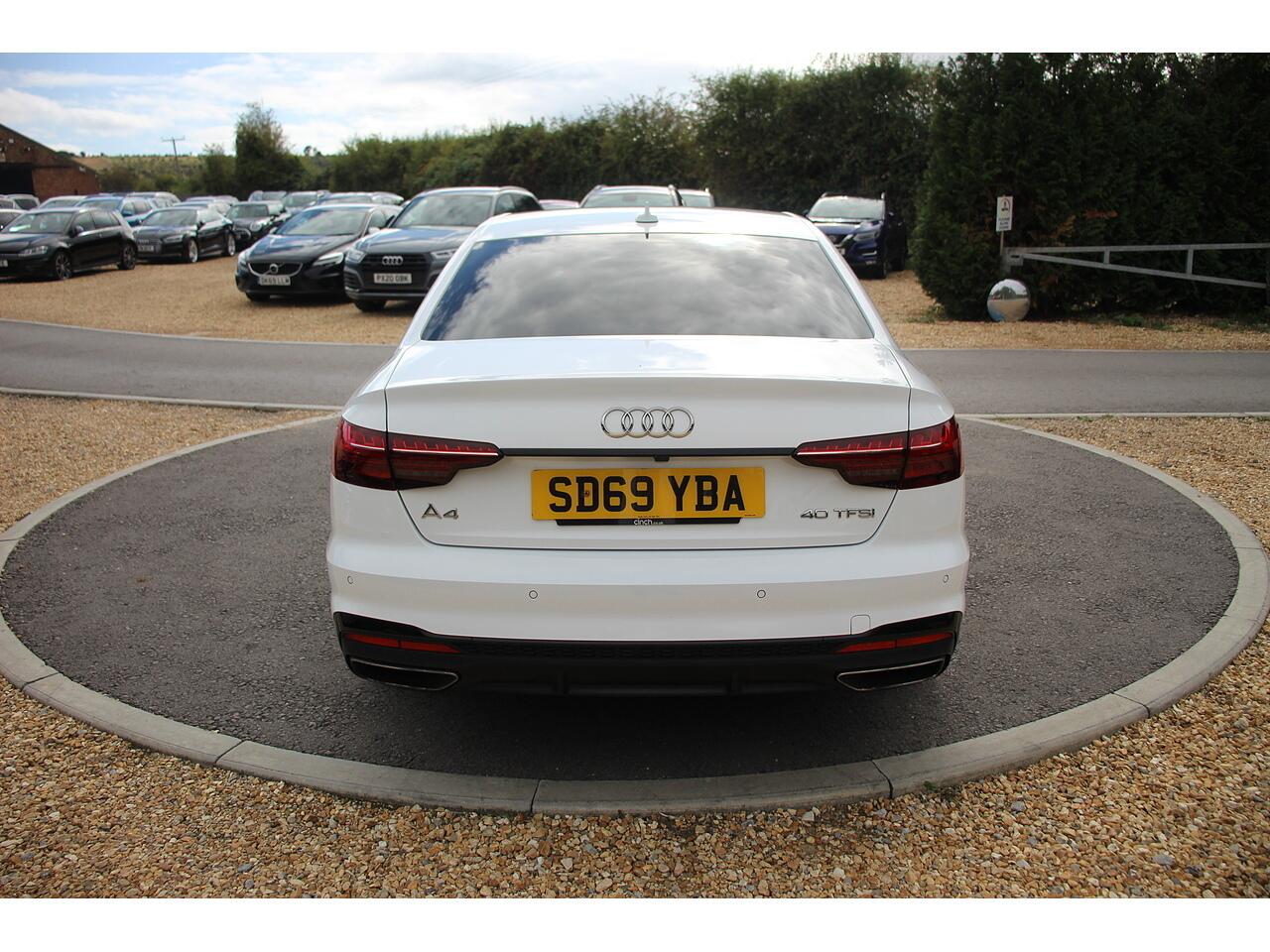 Audi A4 view 10