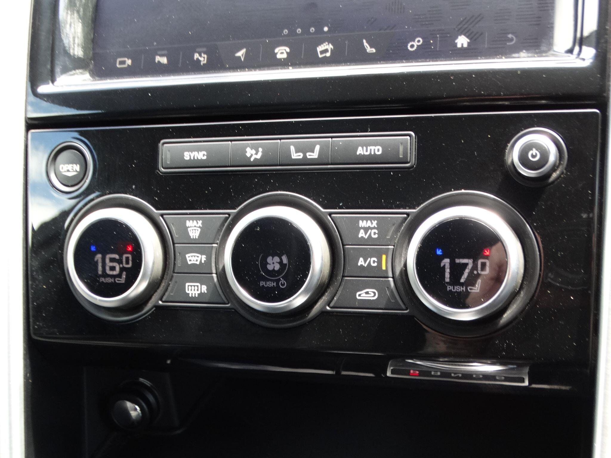 Land Rover Discovery 3 view 32