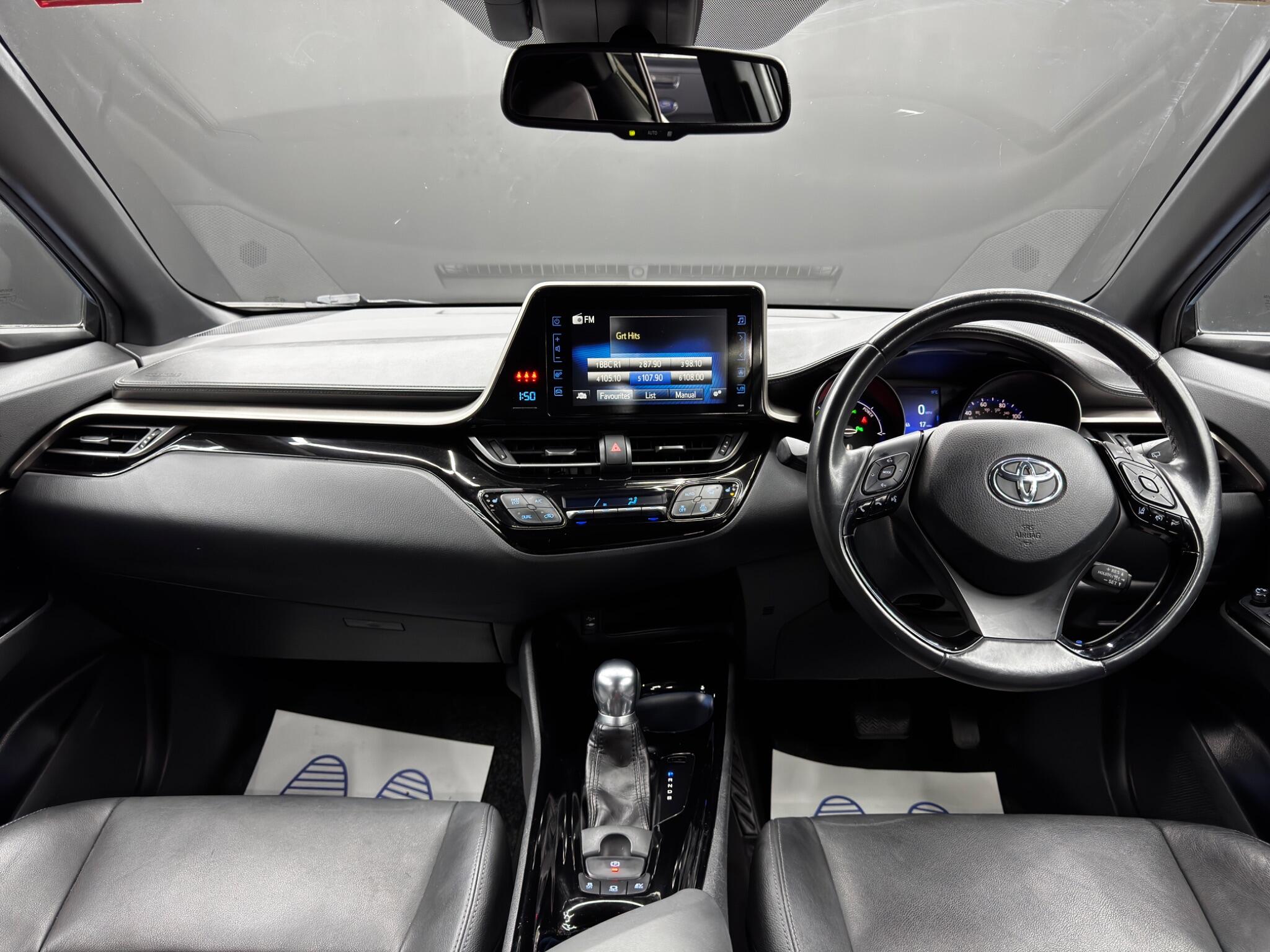 Toyota C-HR view 10
