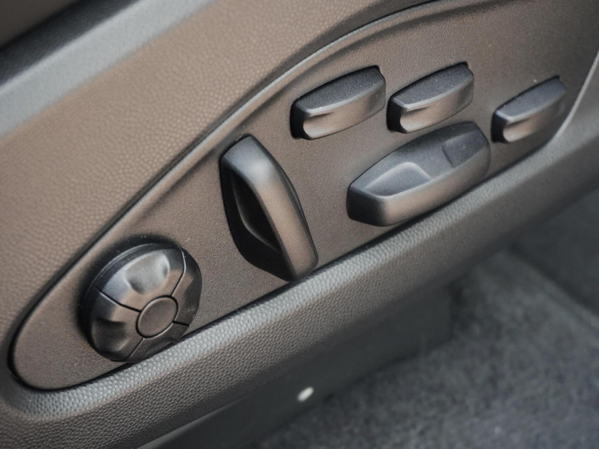 Porsche Macan view 41