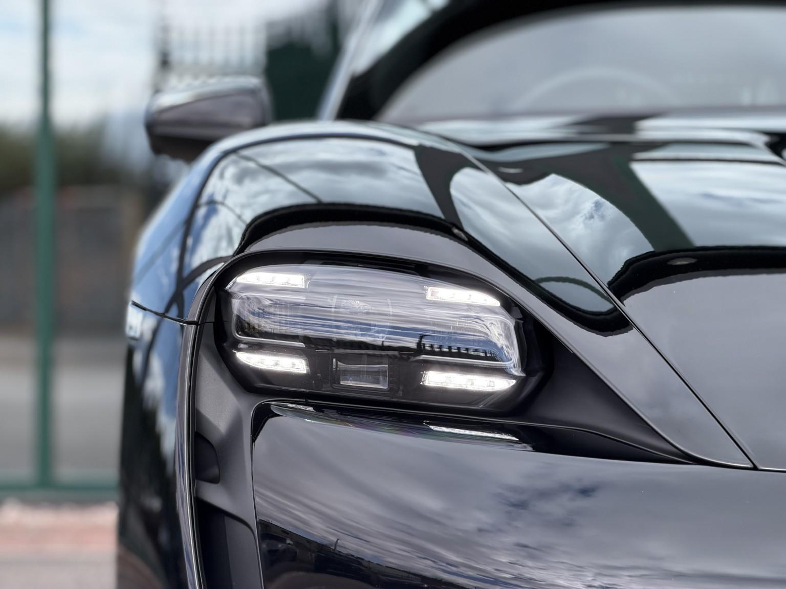 Porsche Taycan view 16