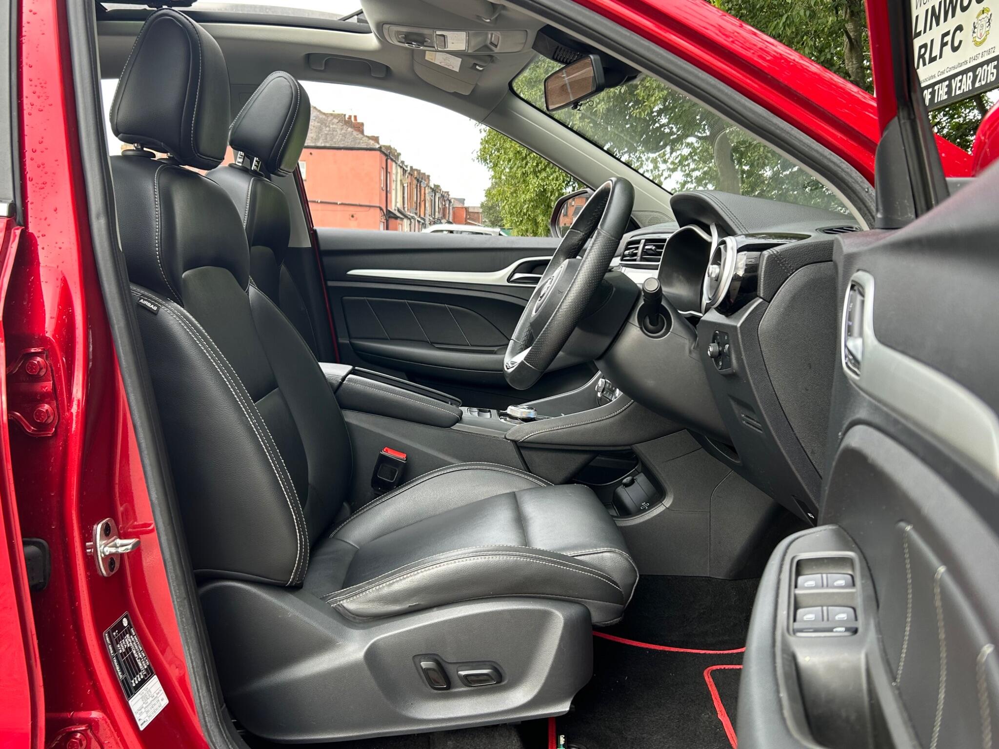 MG ZS view 21