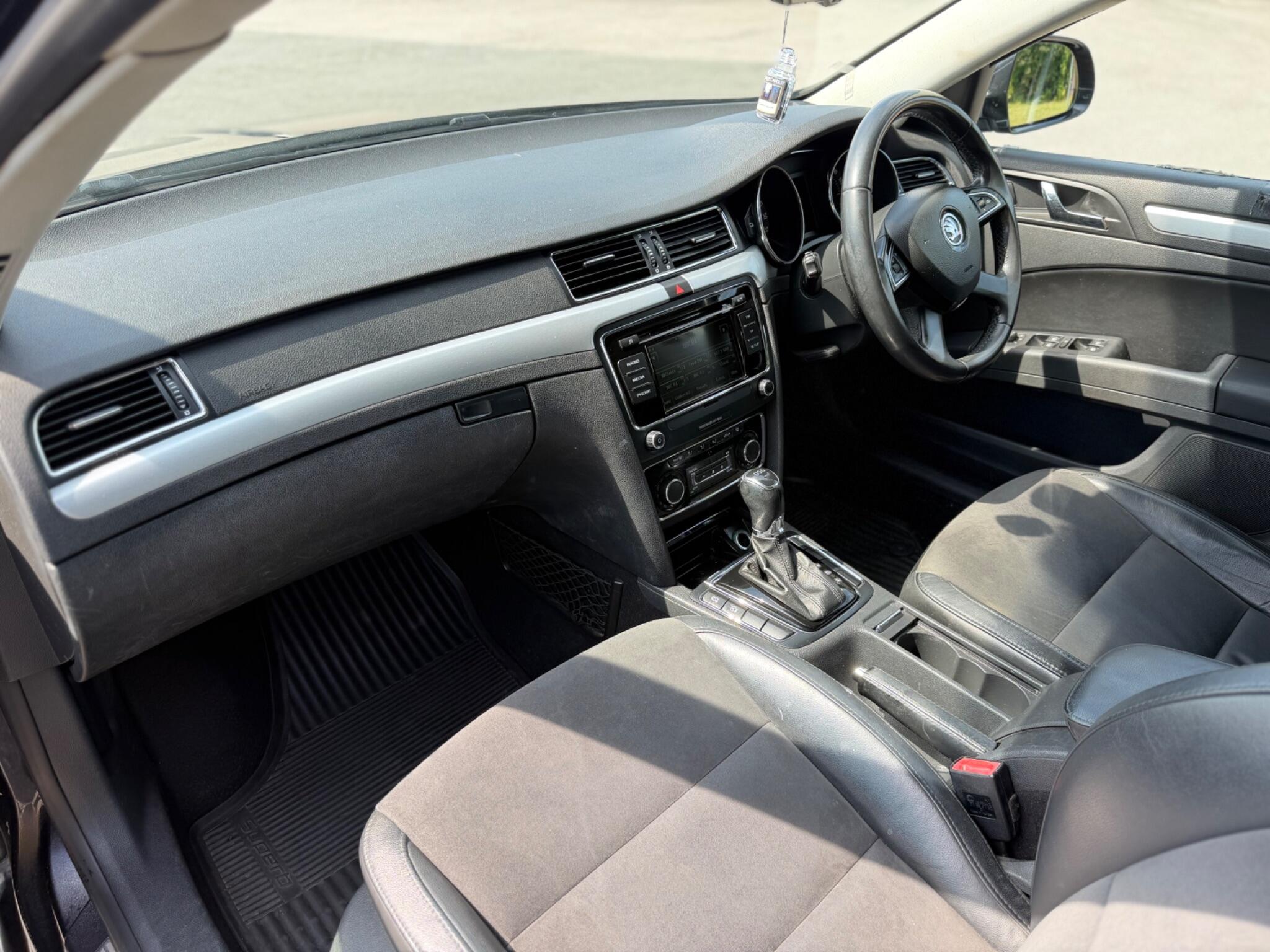 Skoda Superb view 11