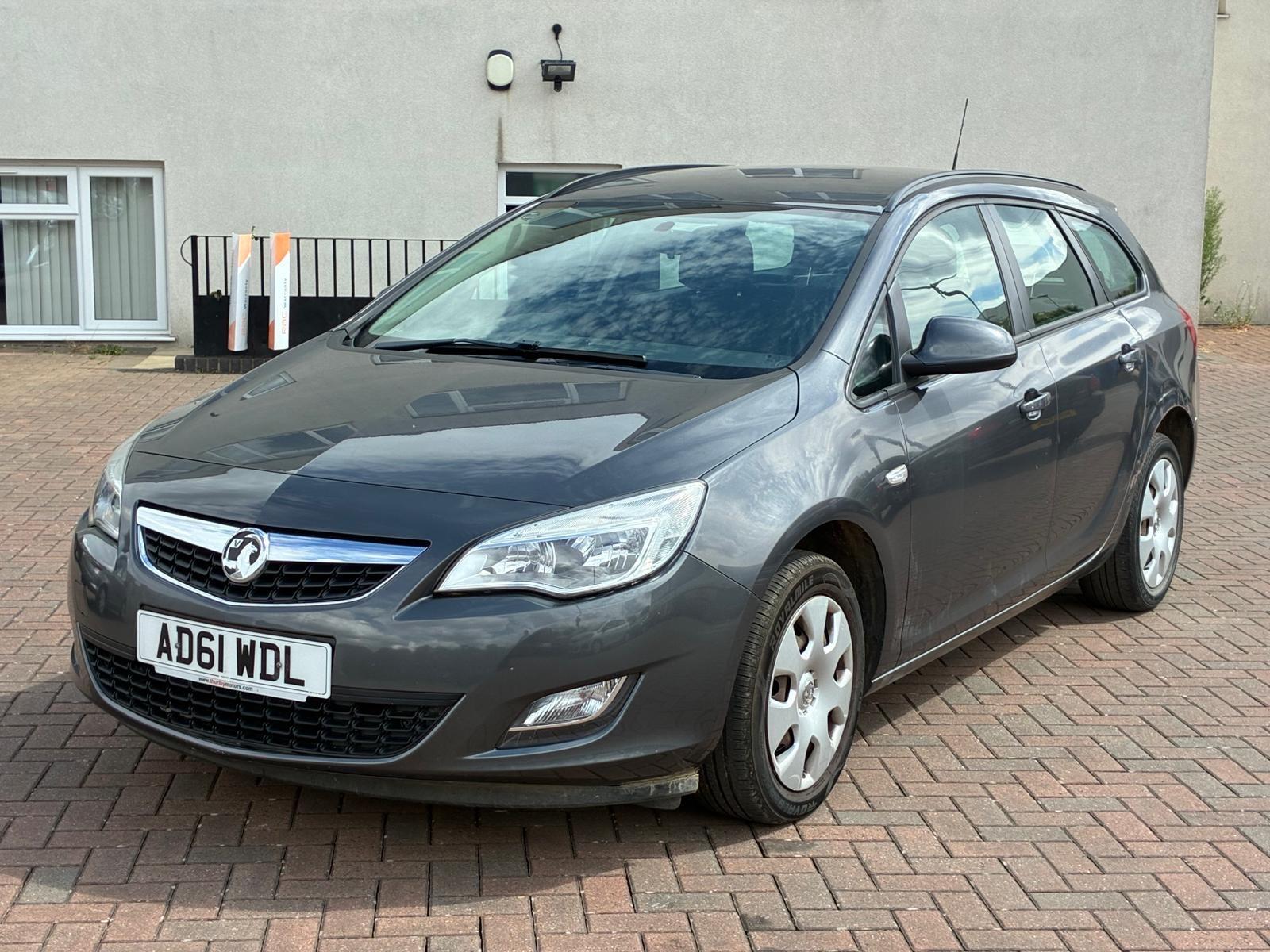 Vauxhall Astra view 4