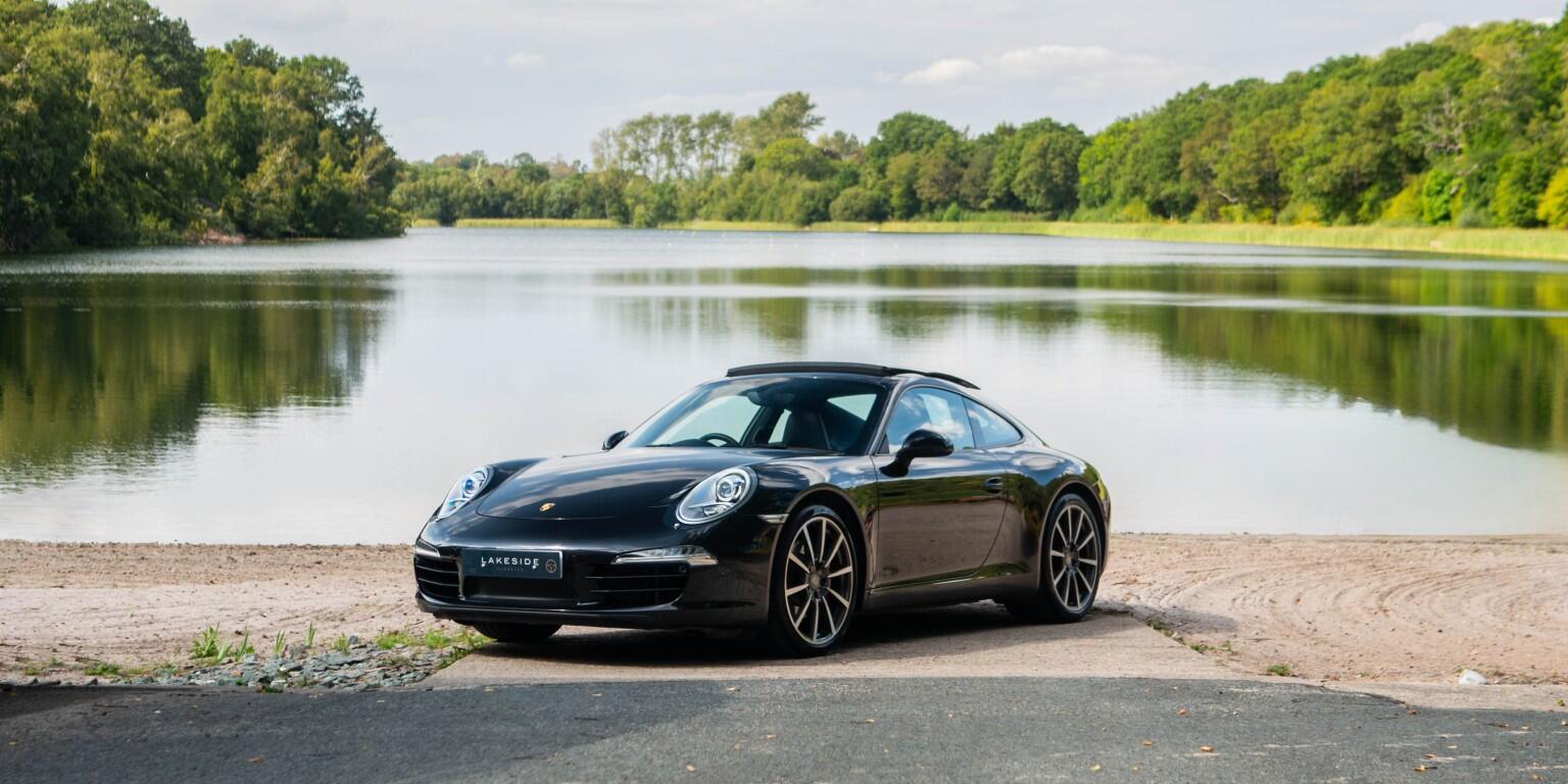 Porsche 911 view 3