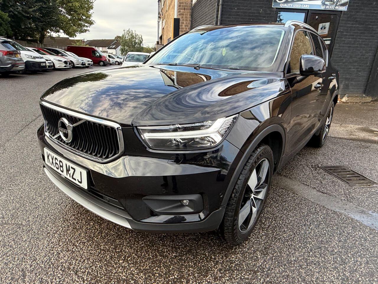Volvo XC40 view 8