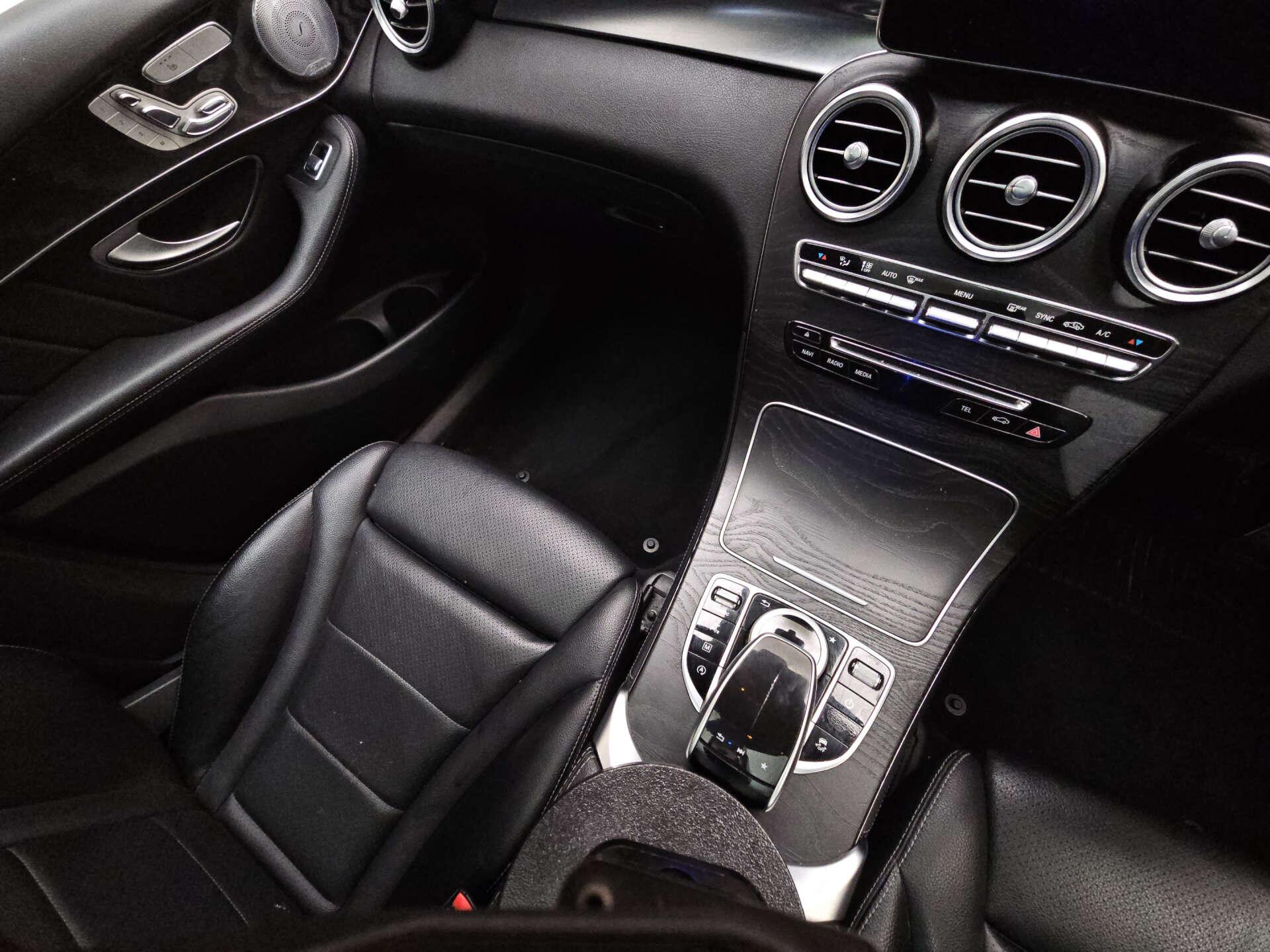 Mercedes-Benz GLC view 9