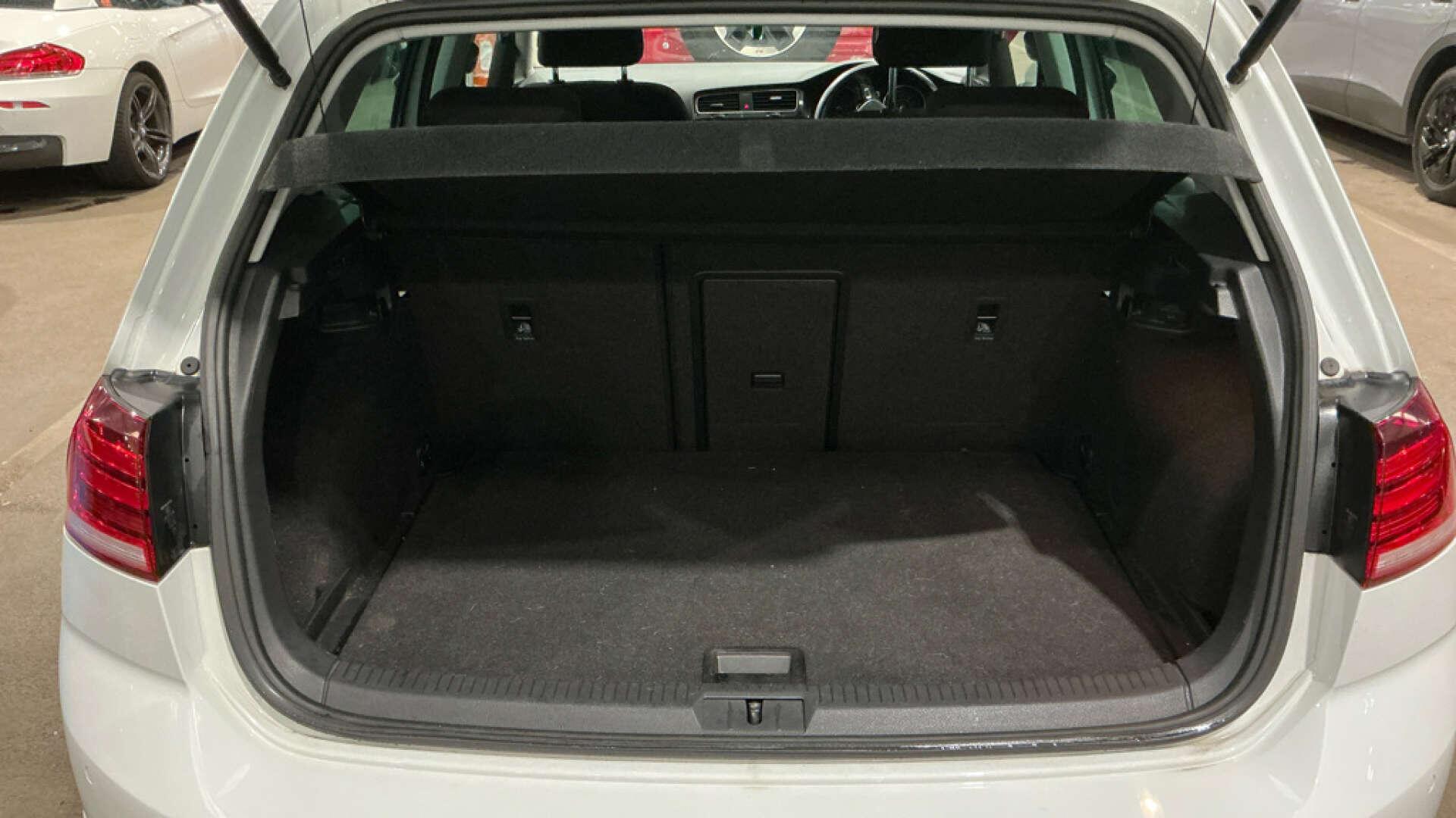 Volkswagen Golf view 7