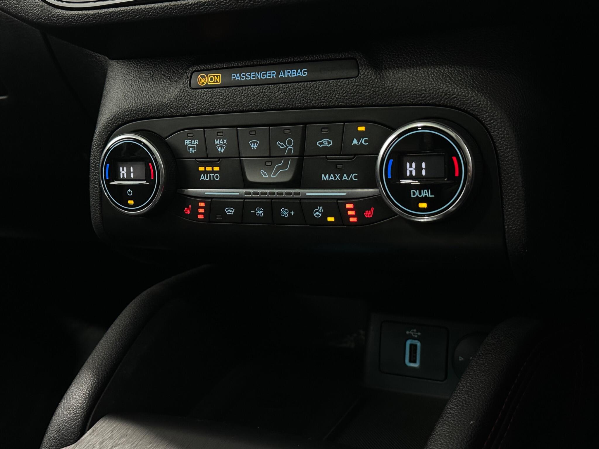 Ford Focus view 21