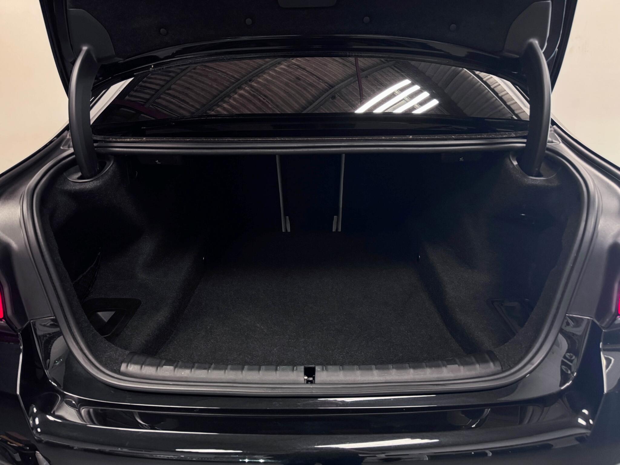 BMW M5 view 7