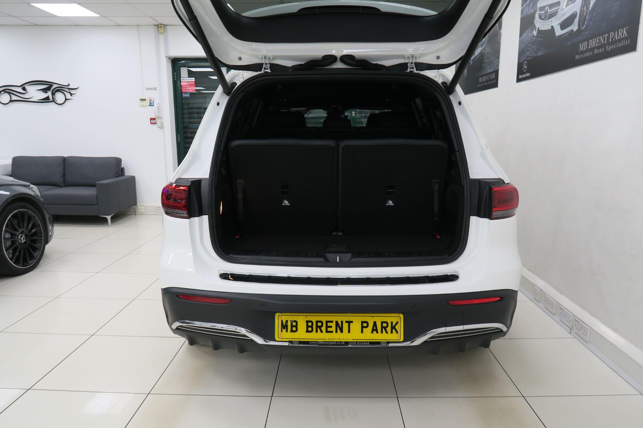 Mercedes-Benz Eqb view 20