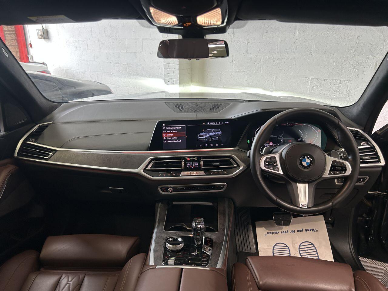 BMW X7 view 36