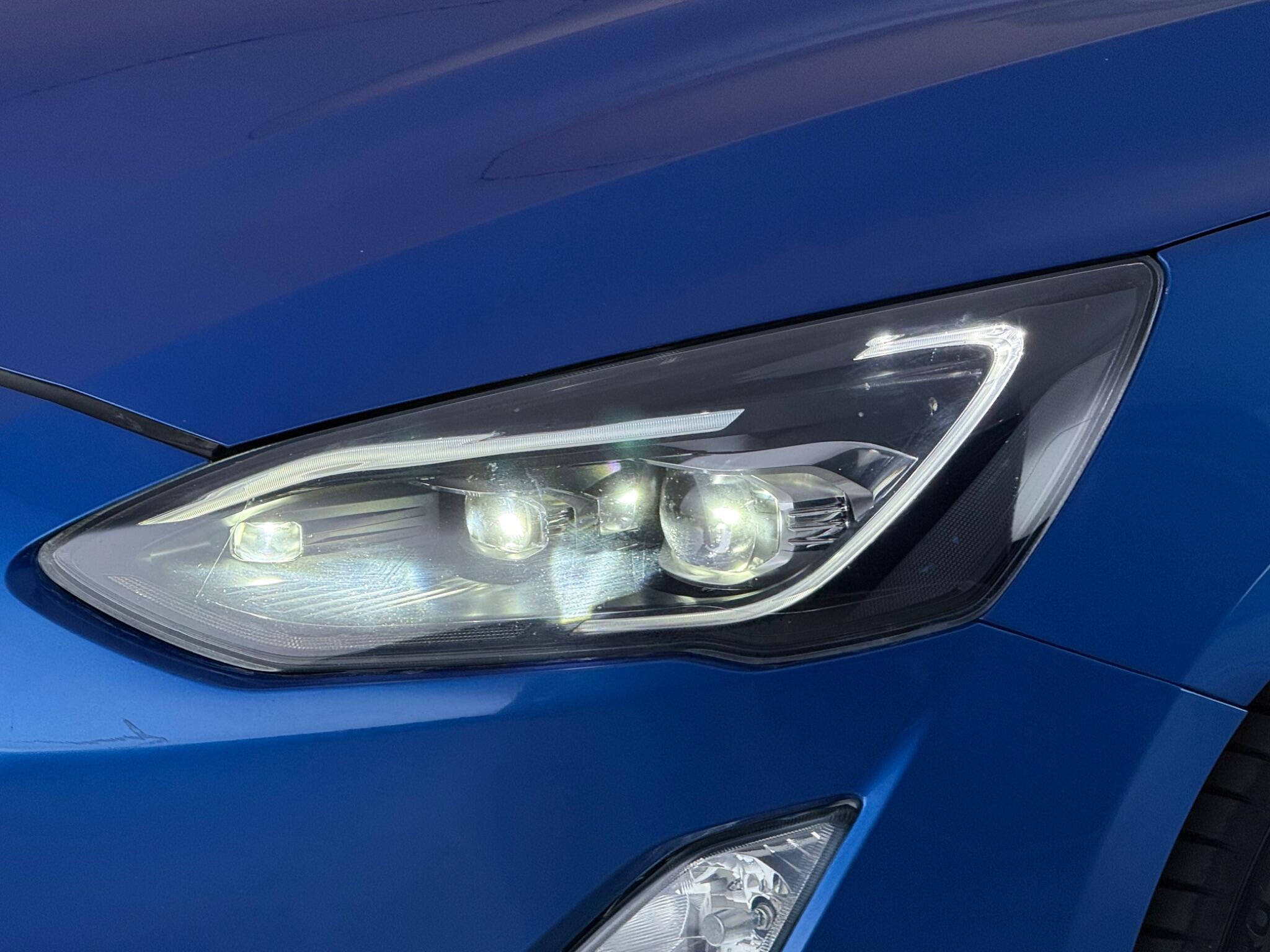 Ford Focus view 12