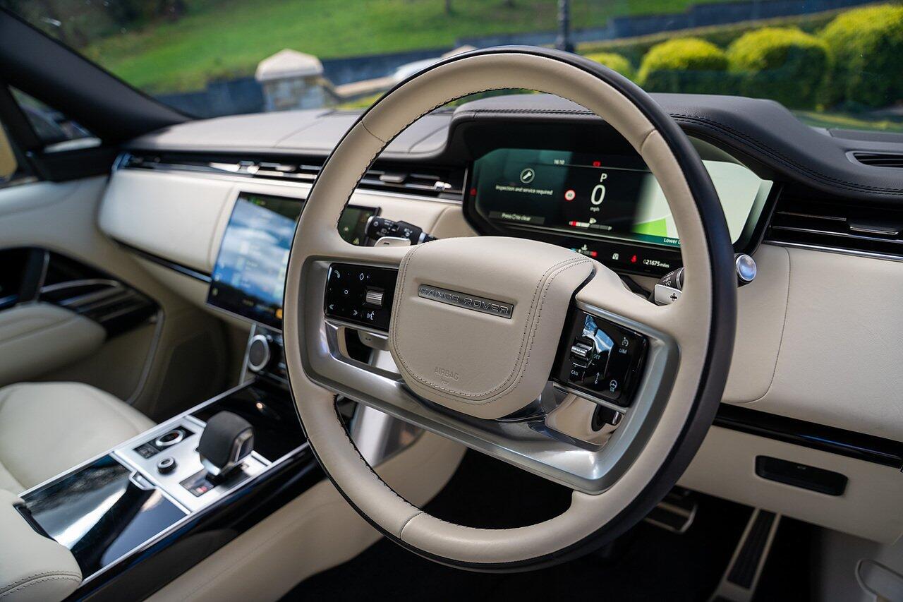Land Rover Range Rover view 42