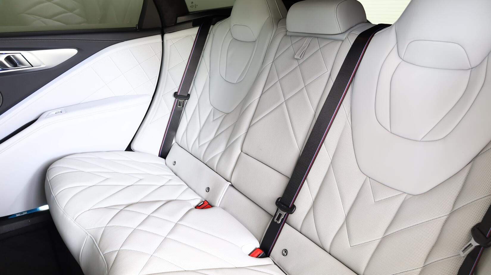BMW XM view 12